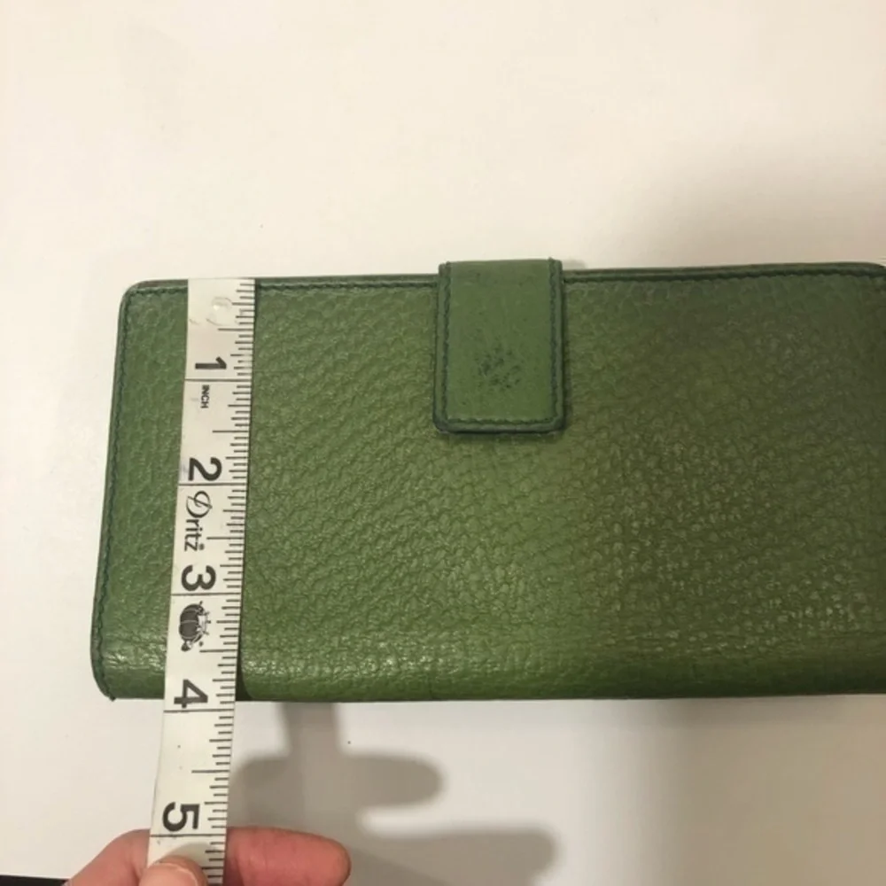 Gucci green leather wallet